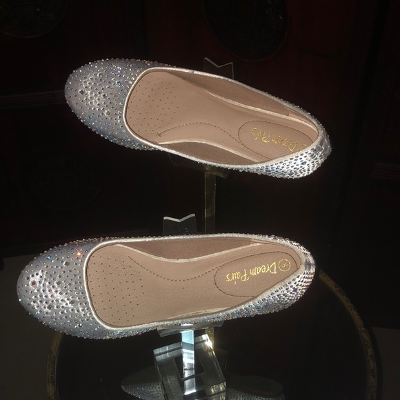 Sparkling Flats - Picture 2 of 6